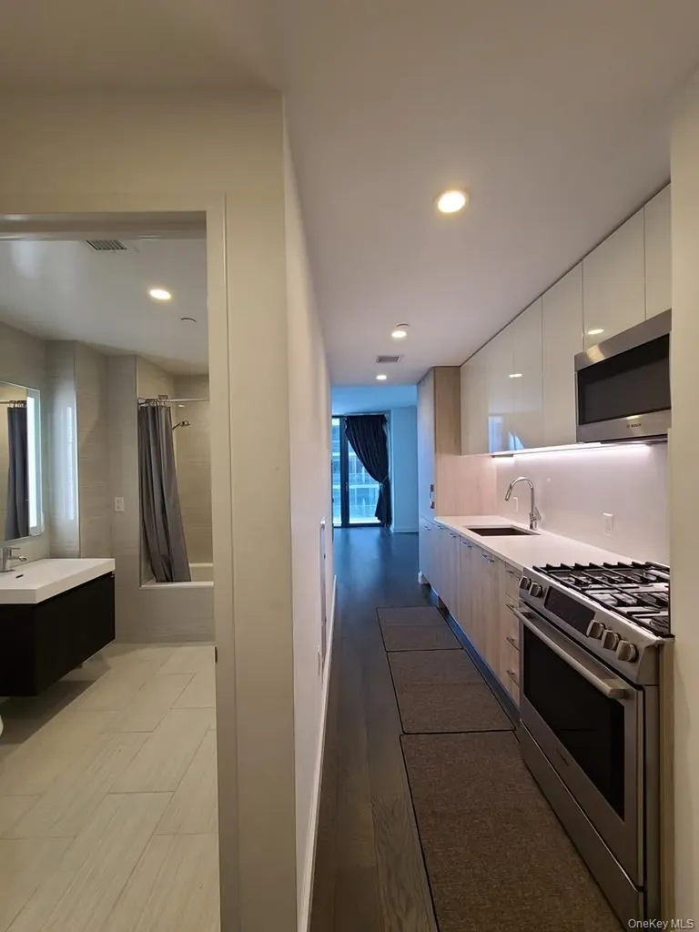 13105 40th Road Flushing NY 11354