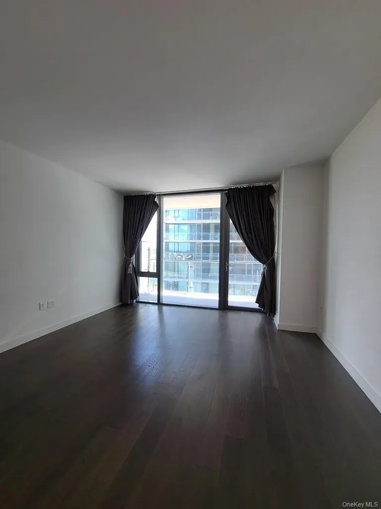 13105 40th Road Flushing NY 11354