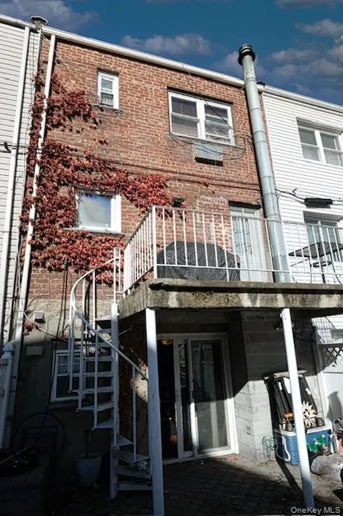 2816 Collis Place Bronx NY 10465