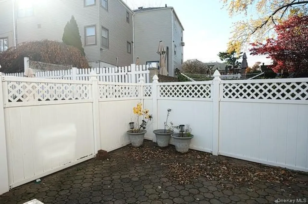 2816 Collis Place Bronx NY 10465