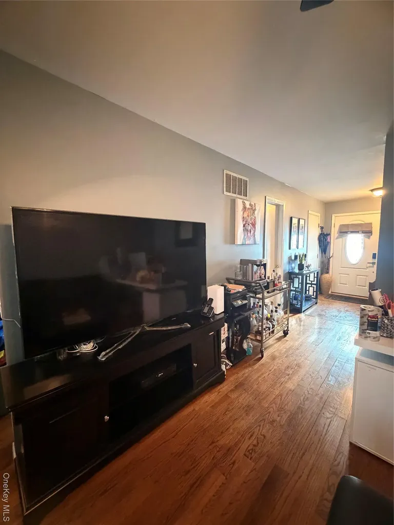 2712 Schleigel Boulevard Amityville NY 11701
