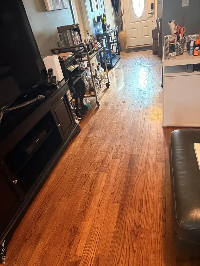 2712 Schleigel Boulevard Amityville NY 11701