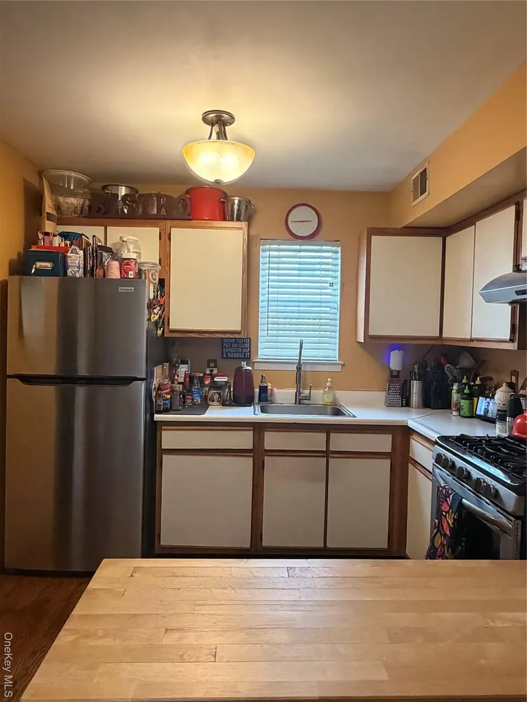 2712 Schleigel Boulevard Amityville NY 11701