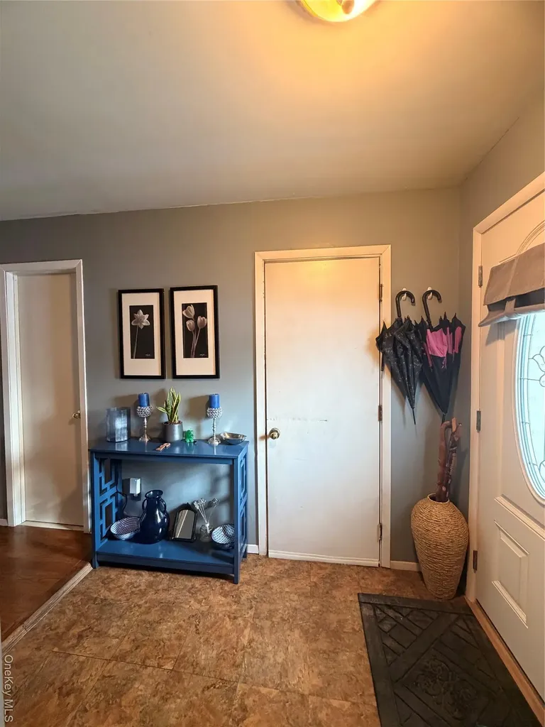 2712 Schleigel Boulevard Amityville NY 11701