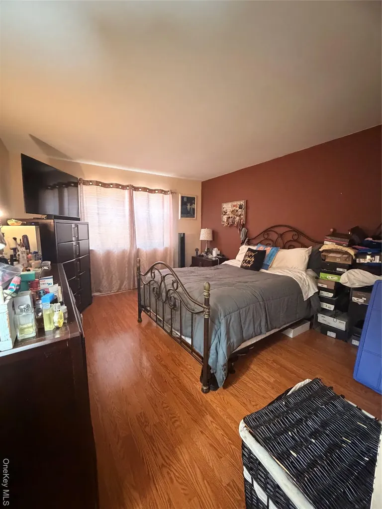 2712 Schleigel Boulevard Amityville NY 11701