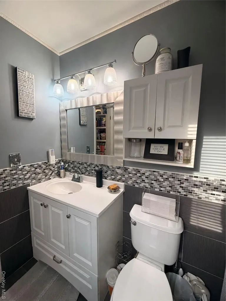 2712 Schleigel Boulevard Amityville NY 11701