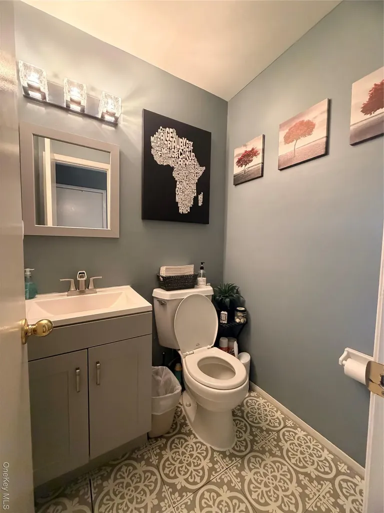 2712 Schleigel Boulevard Amityville NY 11701