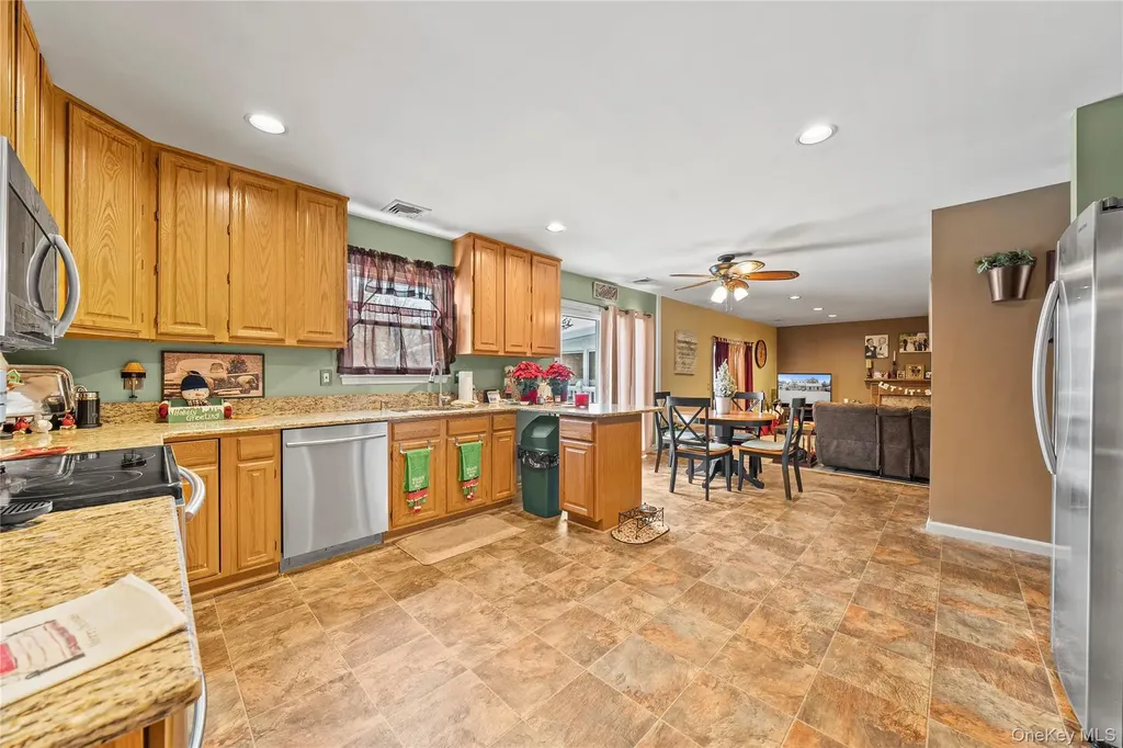 3 Crystal Brook Court Islip NY 11751