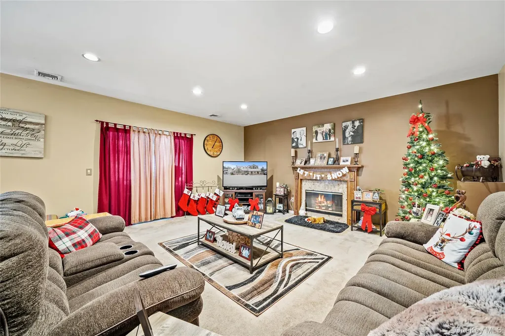 3 Crystal Brook Court Islip NY 11751