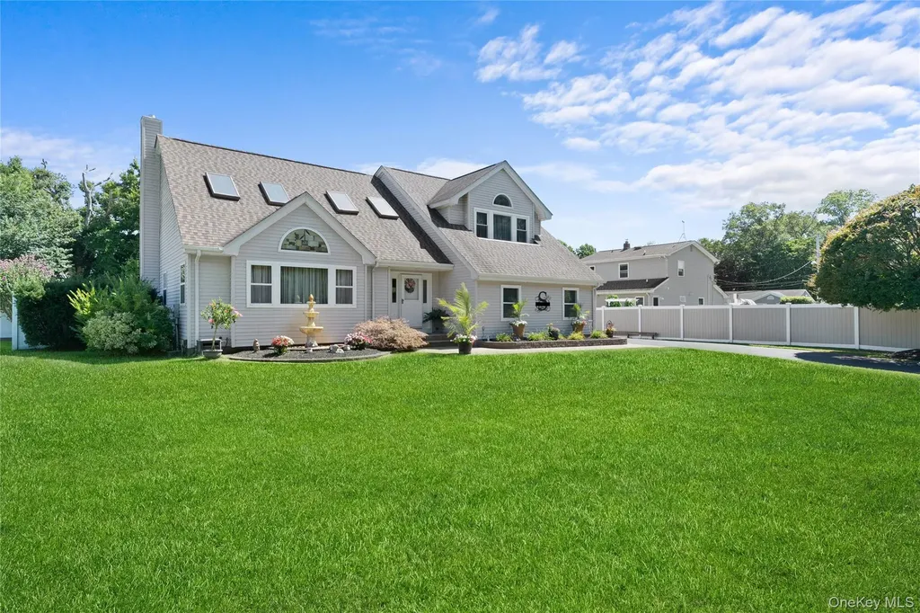3 Crystal Brook Court Islip NY 11751