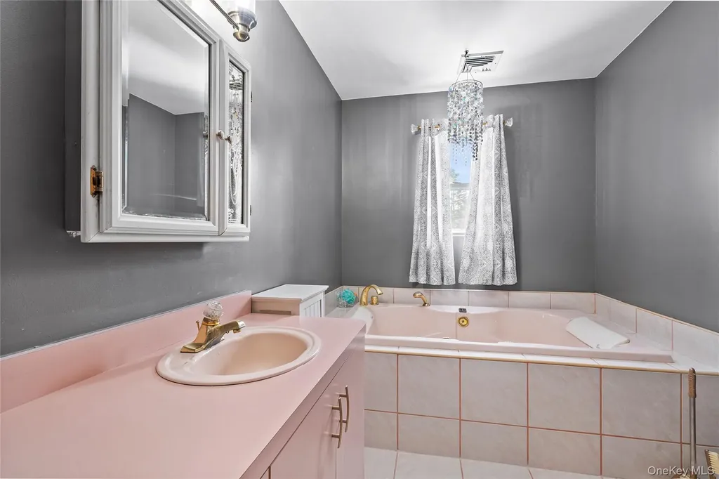3 Crystal Brook Court Islip NY 11751