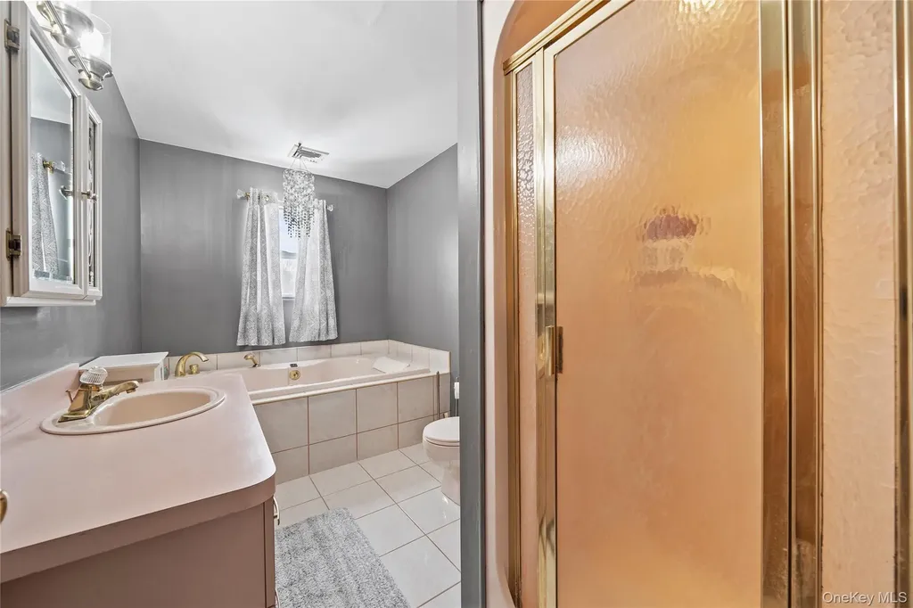 3 Crystal Brook Court Islip NY 11751