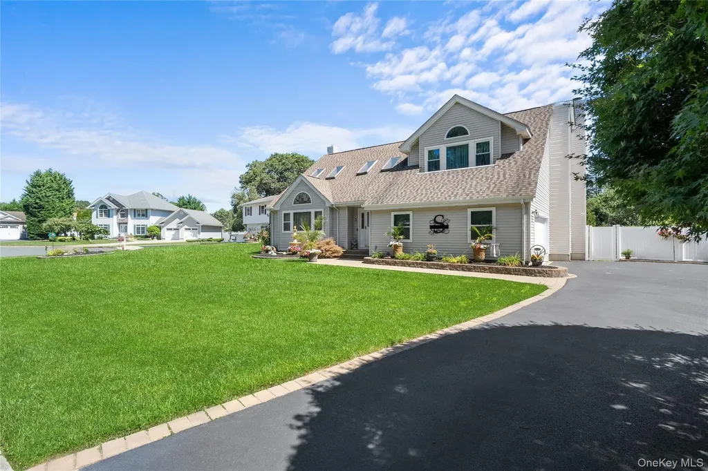 3 Crystal Brook Court Islip NY 11751