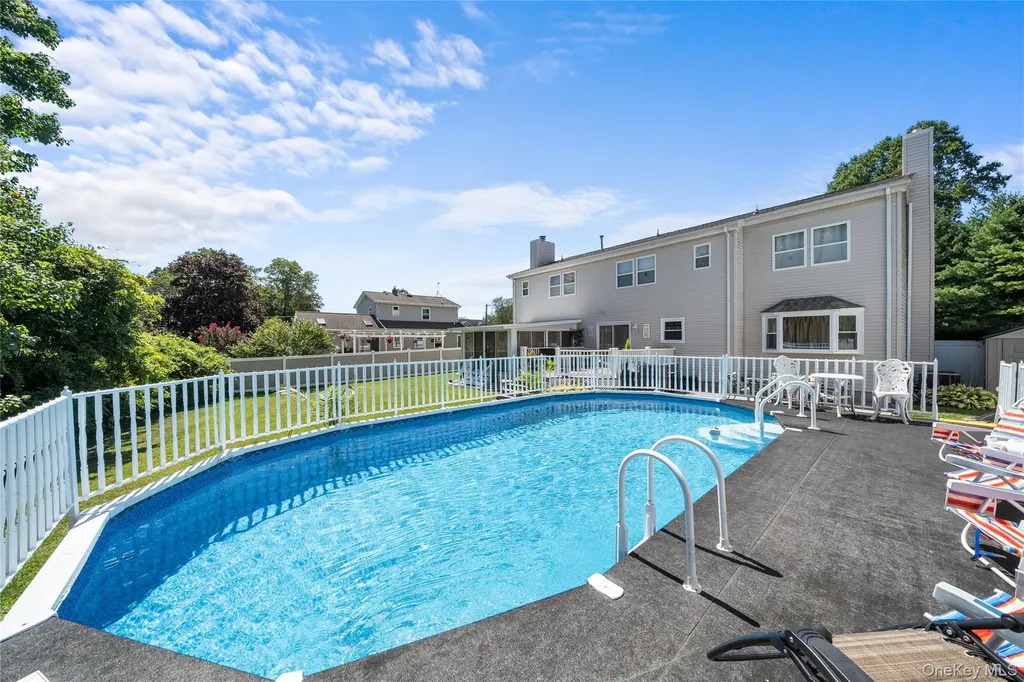 3 Crystal Brook Court Islip NY 11751