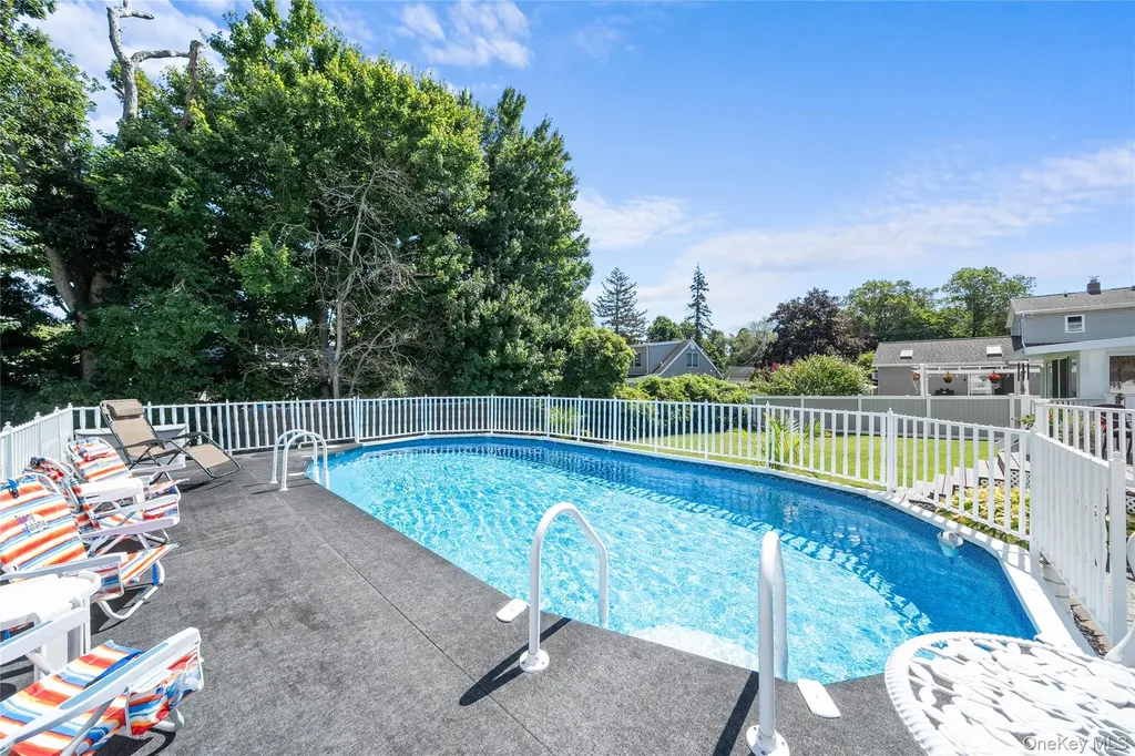 3 Crystal Brook Court Islip NY 11751