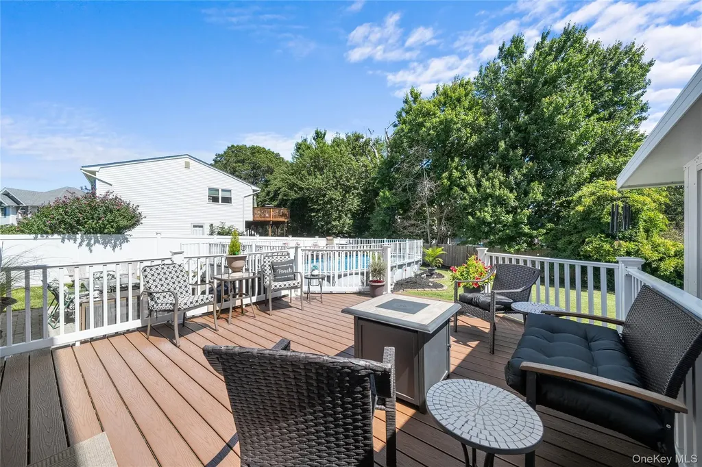 3 Crystal Brook Court Islip NY 11751