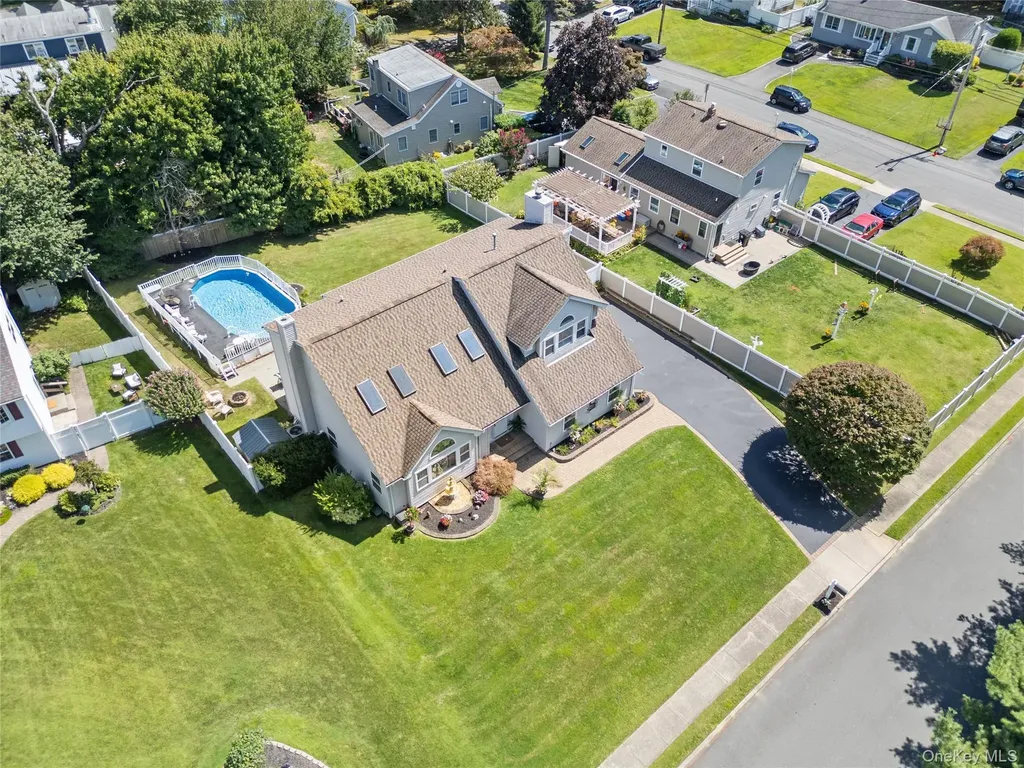 3 Crystal Brook Court Islip NY 11751