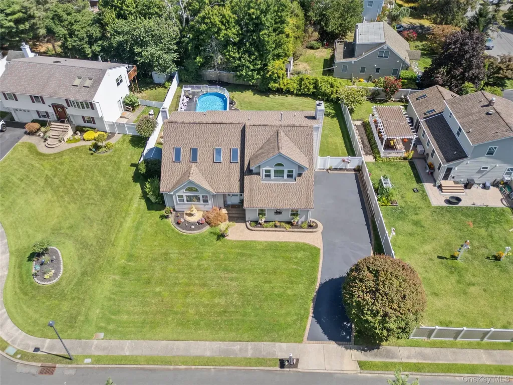 3 Crystal Brook Court Islip NY 11751