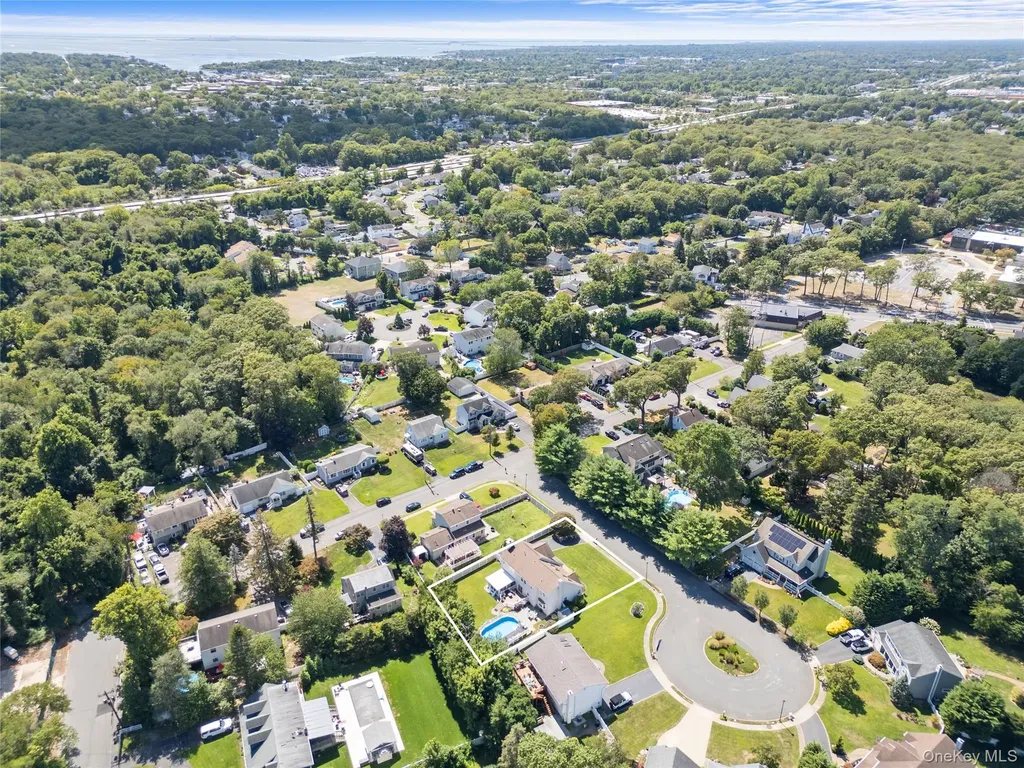 3 Crystal Brook Court Islip NY 11751