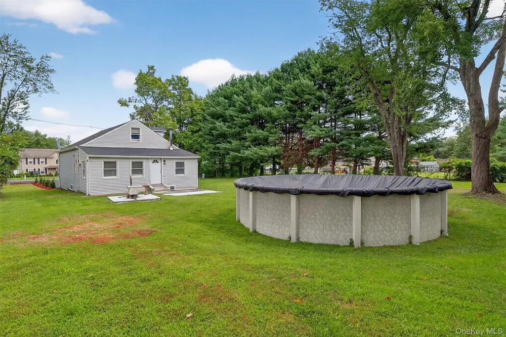85 Holloran Road New Windsor NY 12553