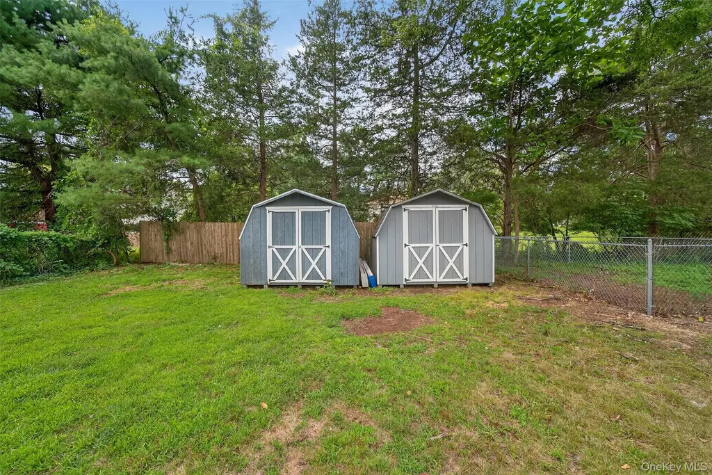 85 Holloran Road New Windsor NY 12553