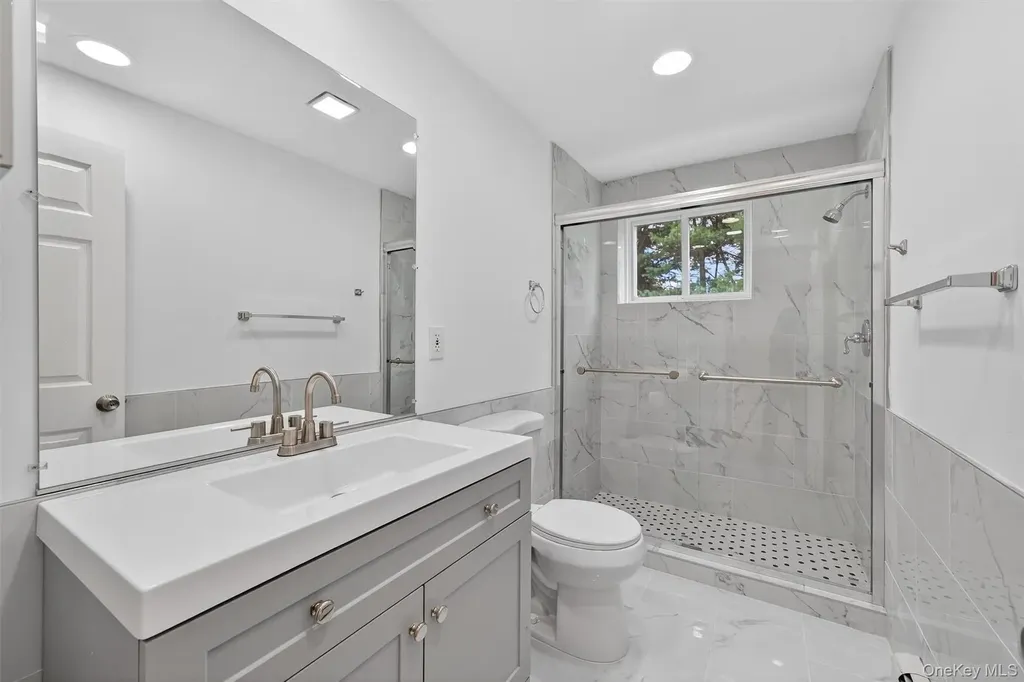 85 Holloran Road New Windsor NY 12553