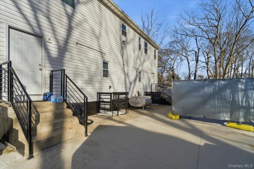 56 Park Lane Medford NY 11763