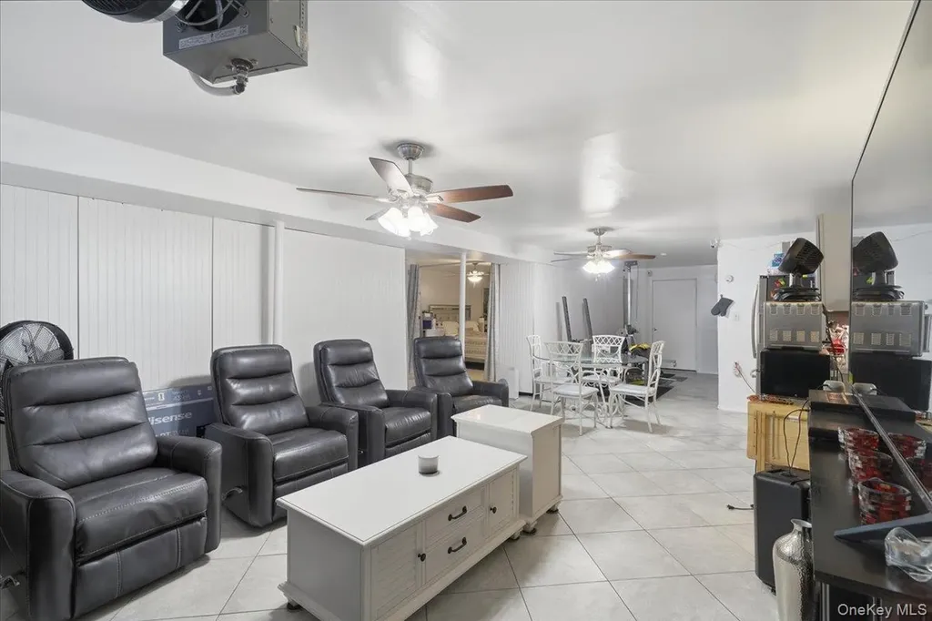 56 Park Lane Medford NY 11763