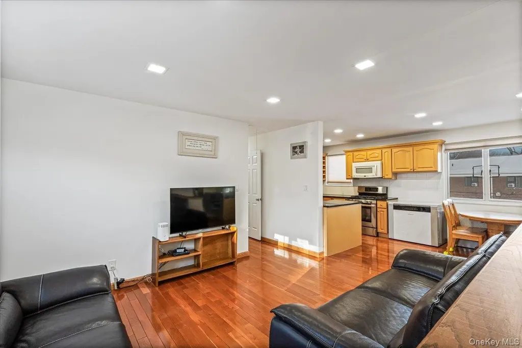 218-07 73rd Avenue Bayside NY 11364