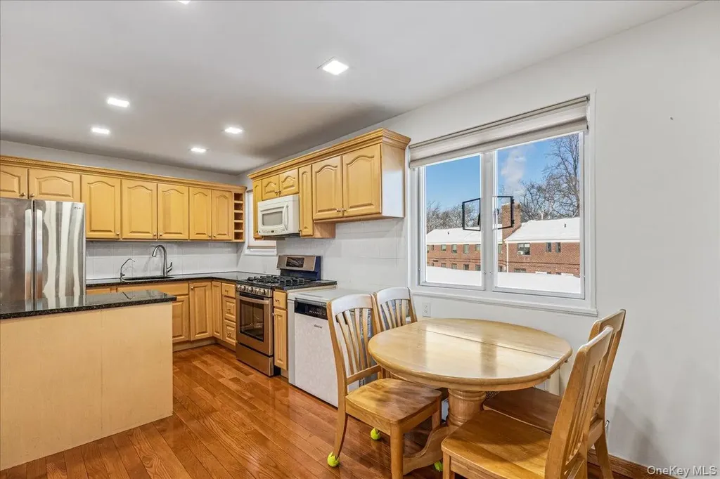 218-07 73rd Avenue Bayside NY 11364