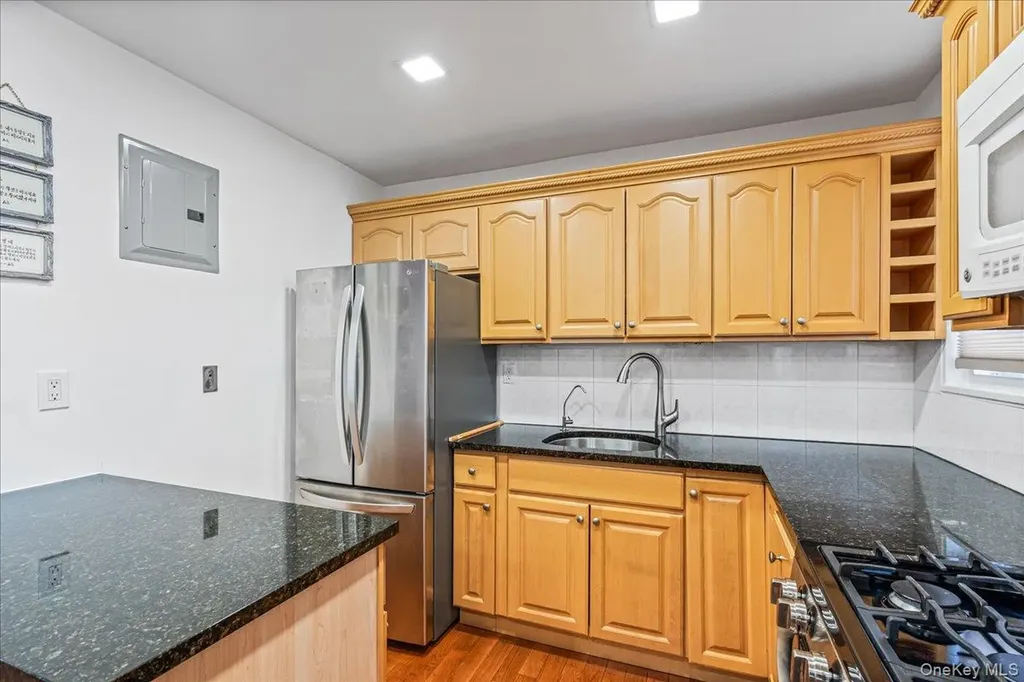 218-07 73rd Avenue Bayside NY 11364