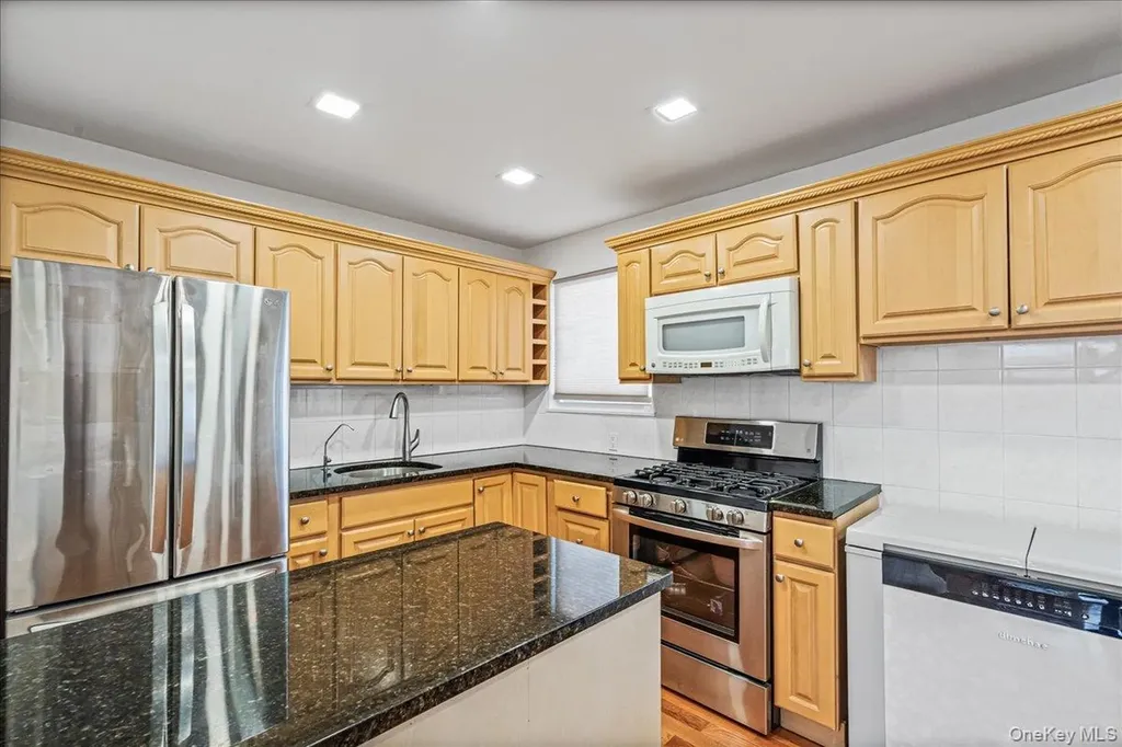218-07 73rd Avenue Bayside NY 11364