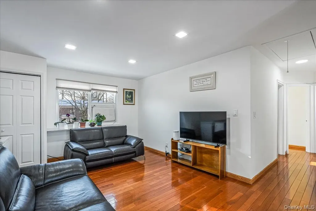 218-07 73rd Avenue Bayside NY 11364