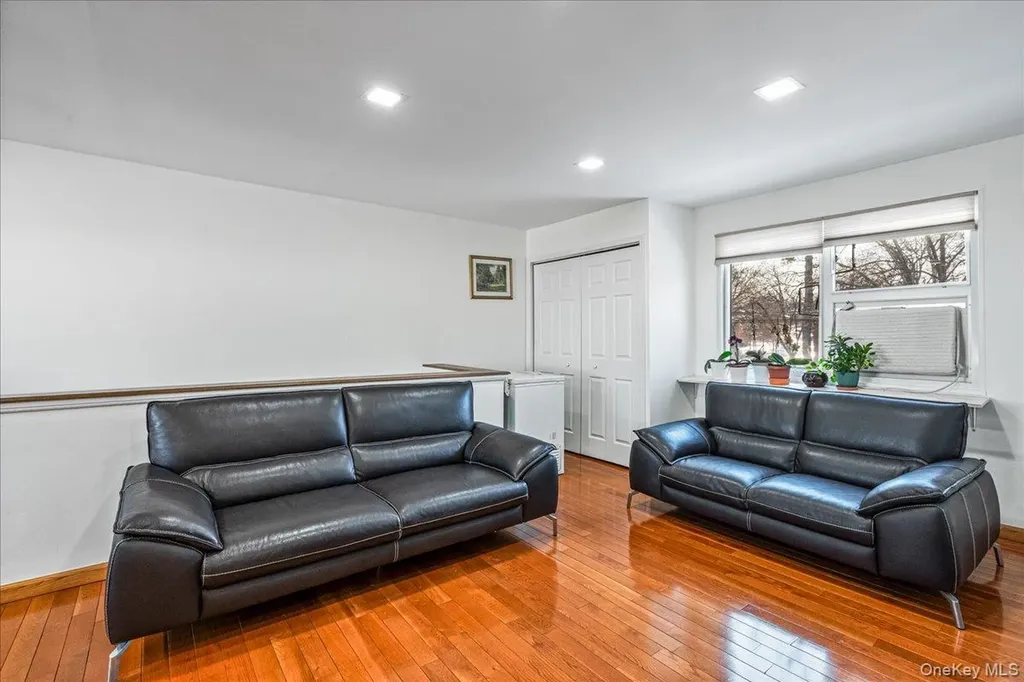 218-07 73rd Avenue Bayside NY 11364