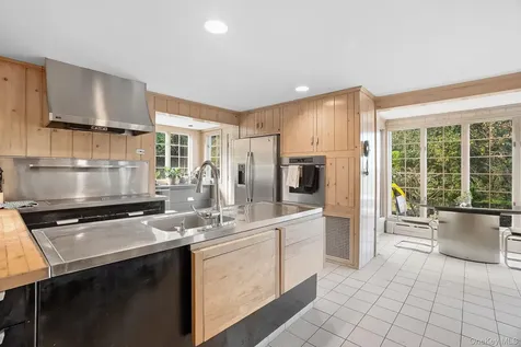 162 Kirby Lane Rye NY 10580