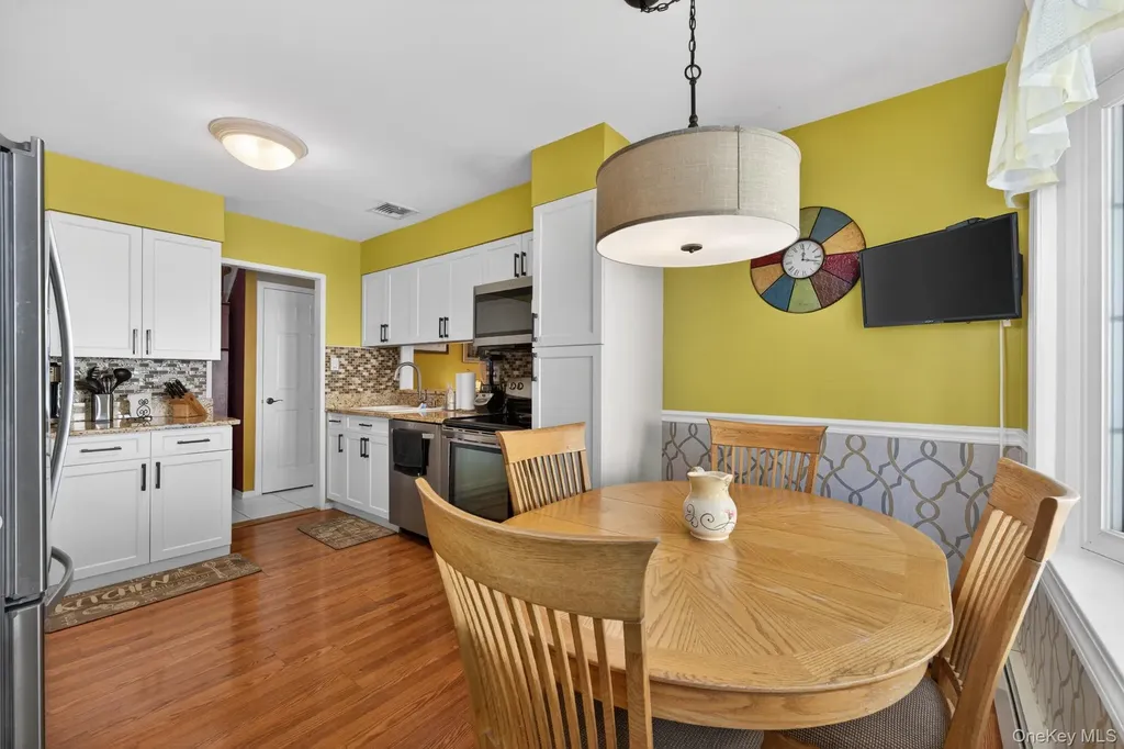 18 Hill Lane Smithtown NY 11787