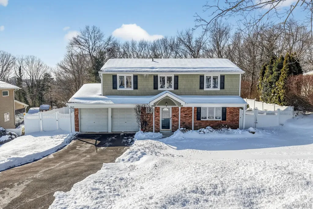 18 Hill Lane Smithtown NY 11787