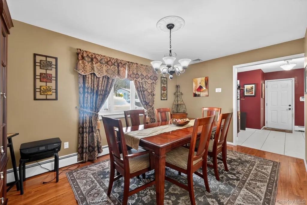 18 Hill Lane Smithtown NY 11787