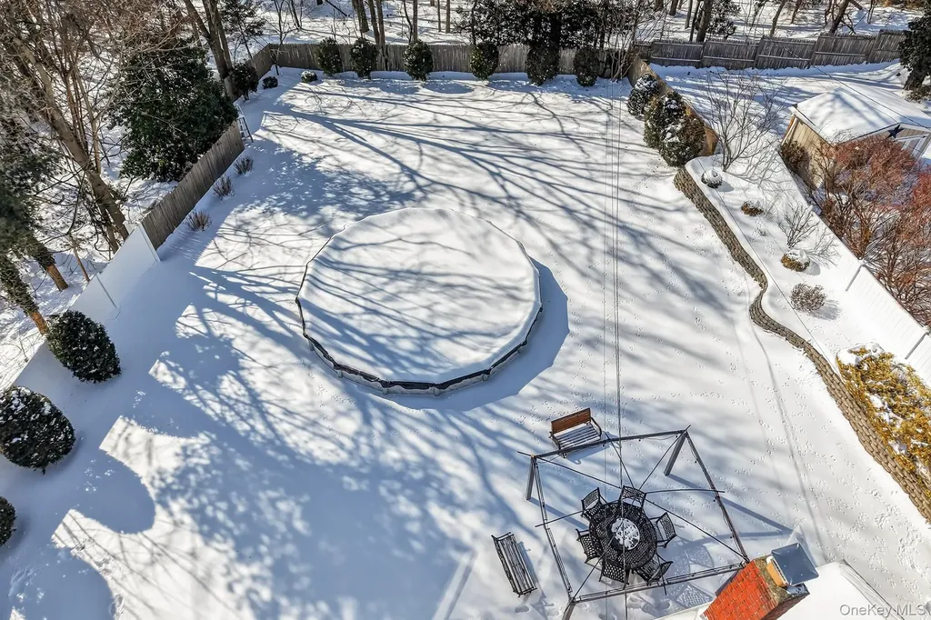 18 Hill Lane Smithtown NY 11787