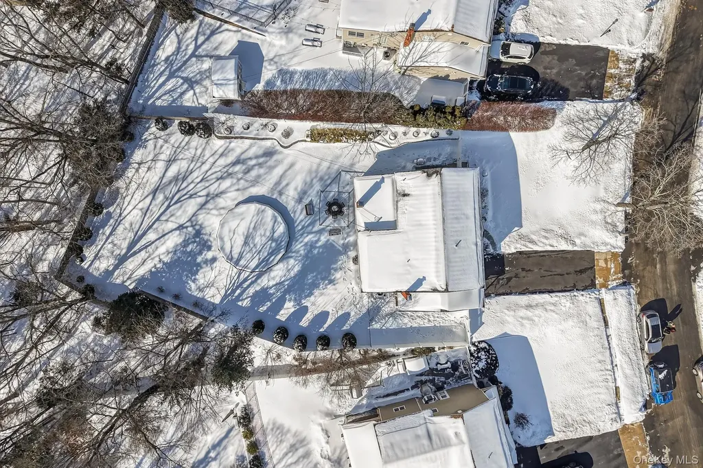 18 Hill Lane Smithtown NY 11787