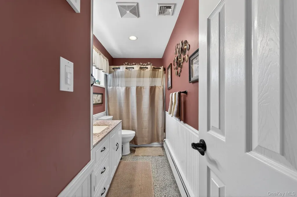 18 Hill Lane Smithtown NY 11787