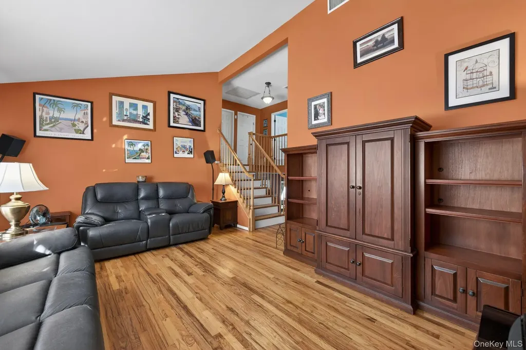 18 Hill Lane Smithtown NY 11787