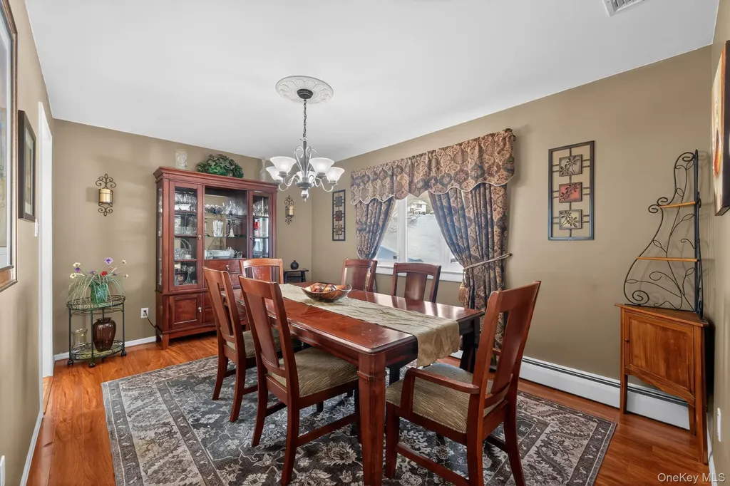 18 Hill Lane Smithtown NY 11787