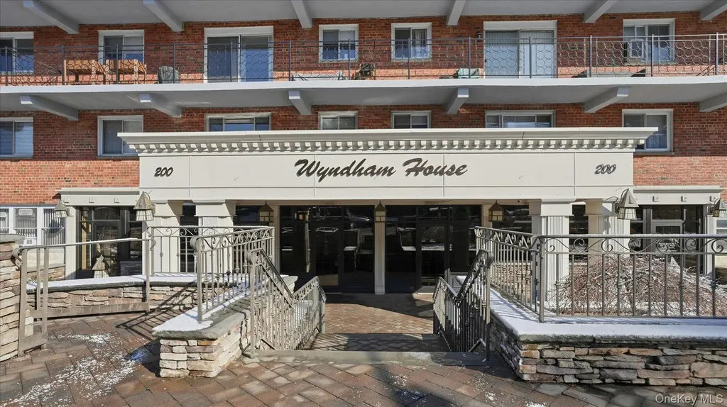 200 Atlantic Avenue Lynbrook NY 11563