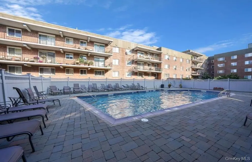 200 Atlantic Avenue Lynbrook NY 11563
