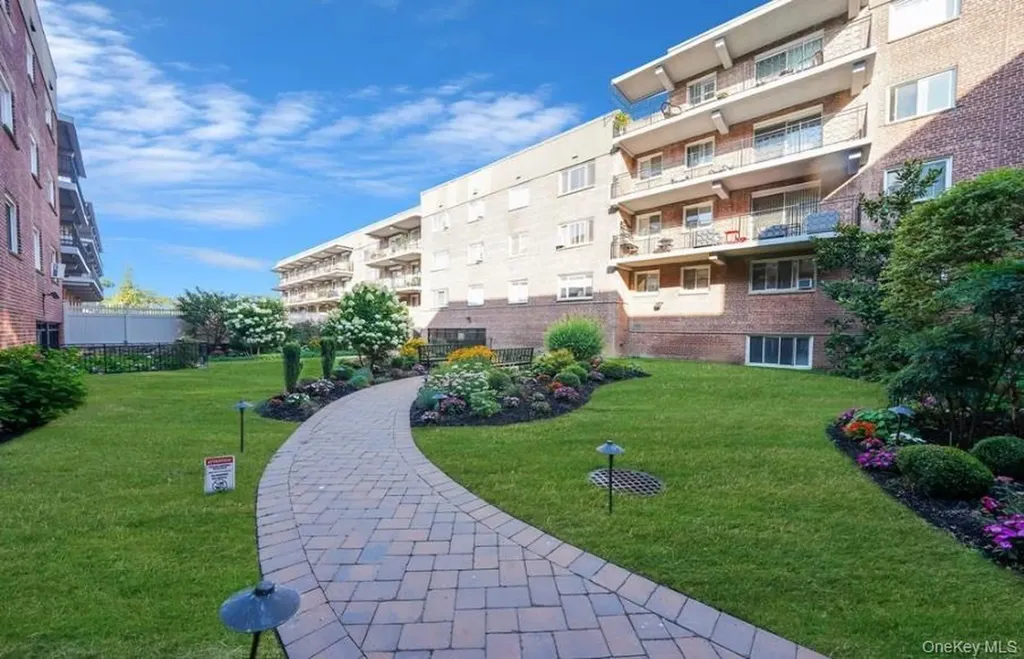 200 Atlantic Avenue Lynbrook NY 11563