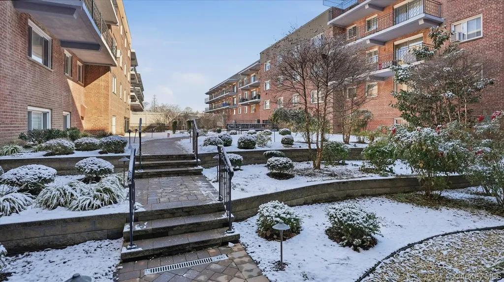 200 Atlantic Avenue Lynbrook NY 11563