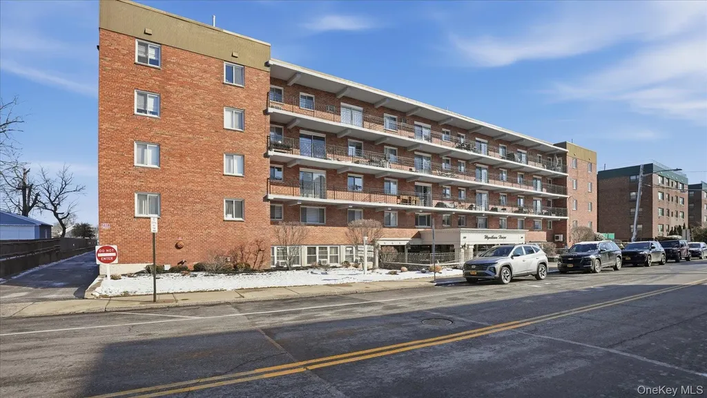 200 Atlantic Avenue Lynbrook NY 11563