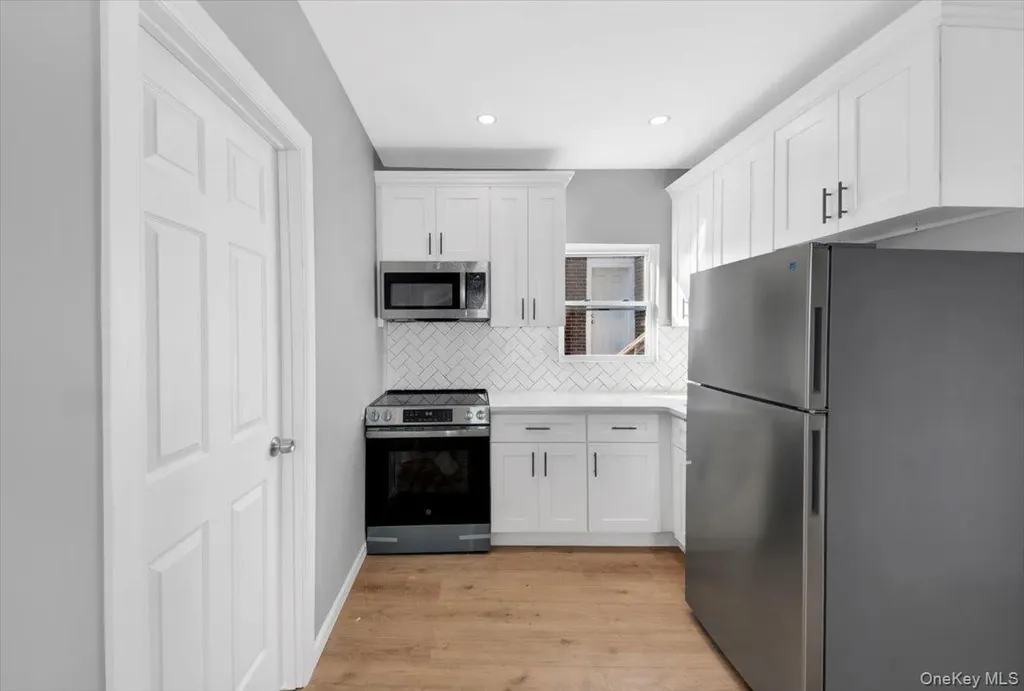 216 Pugsley Avenue Bronx NY 10473