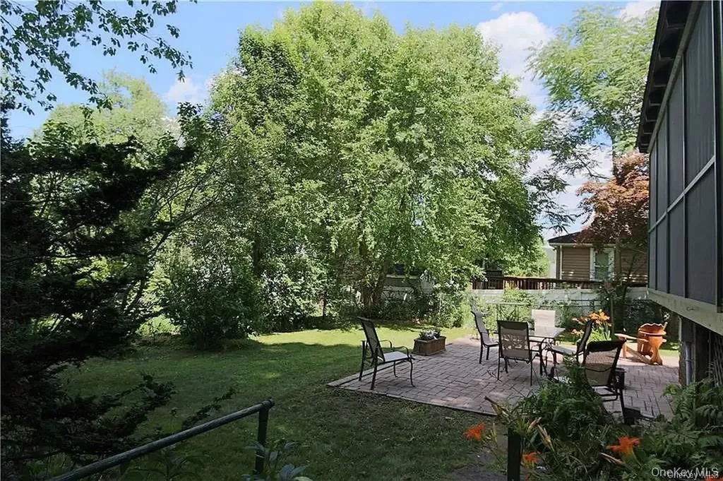 12 Mamanasco Road Carmel NY 10512
